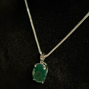 Elegant Silver Necklace with Green Onyx